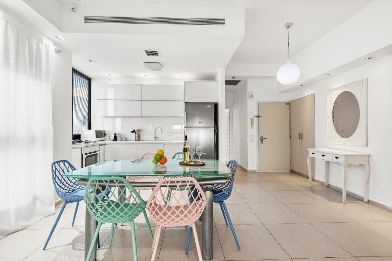 Glorious Renovated Apartment On Top Of The Beach Тель-Авив Экстерьер фото